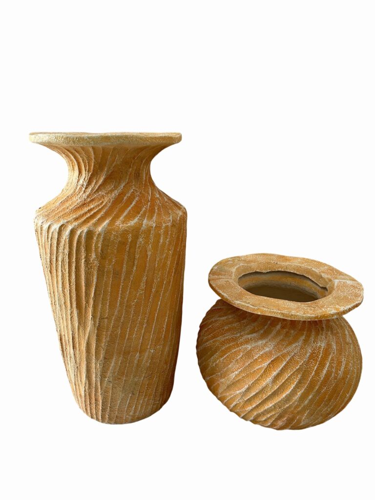 Conjunto de Vasos em Terracota Amarela com Textura Artesanal