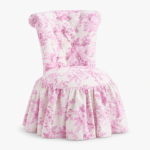Cadeira de Apoio Floral Rosa com Encosto Capitonê e Saia Franzida