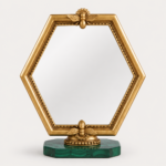 Espelho de Mesa Hexagonal Dourado com Detalhes de Abelha