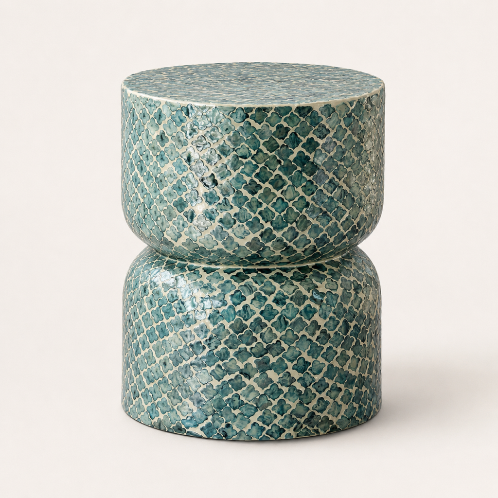 Mesa Lateral Cilíndrica Azul com Mosaico Decorativo